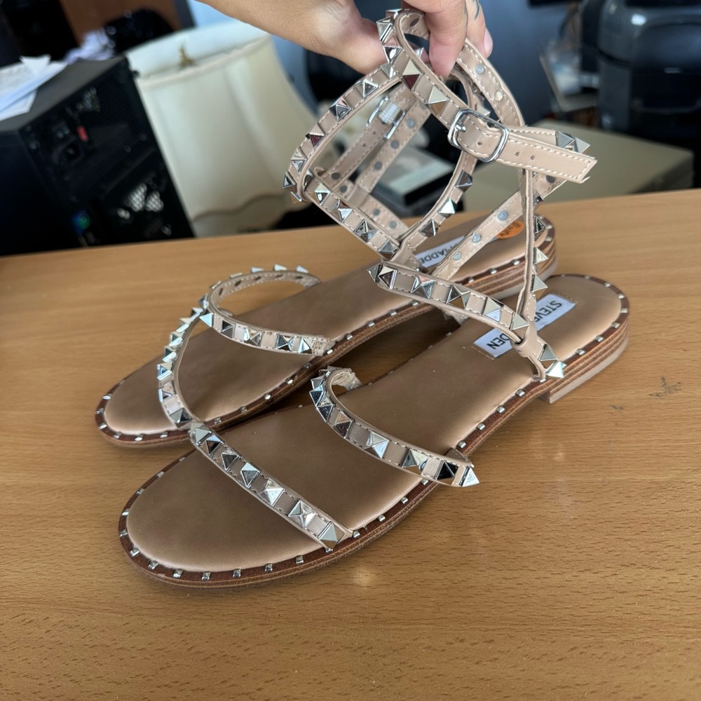 Steve Madden Studded Tan Sandals